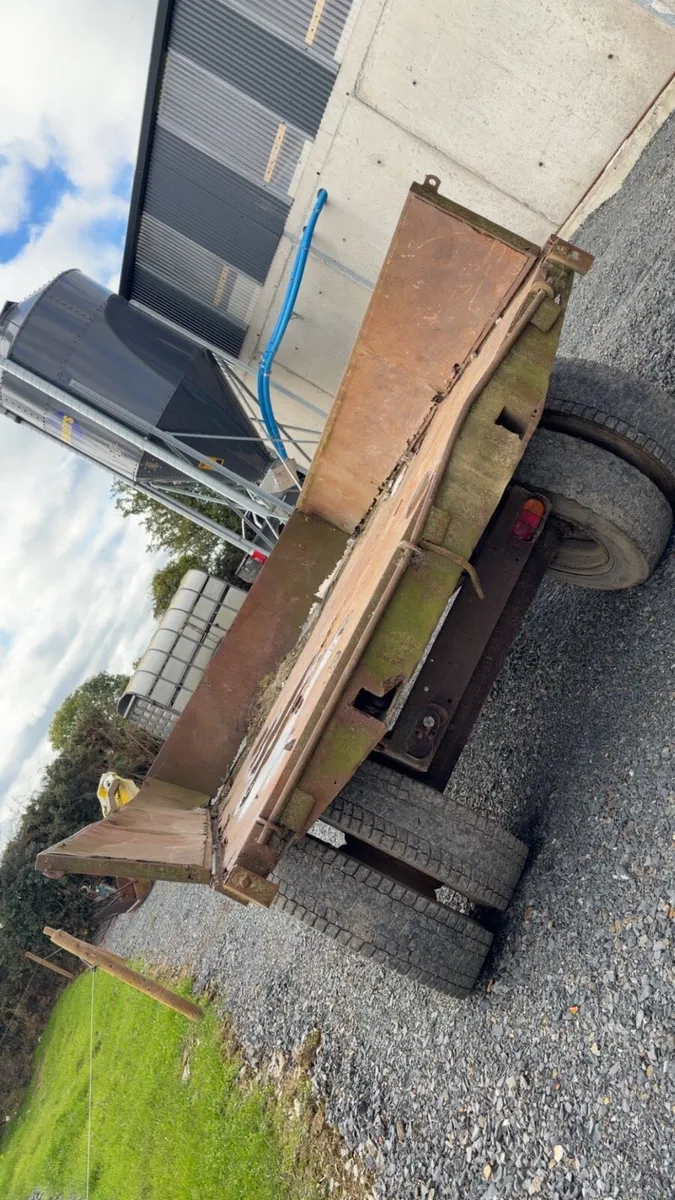 Tipping trailer - Image 2