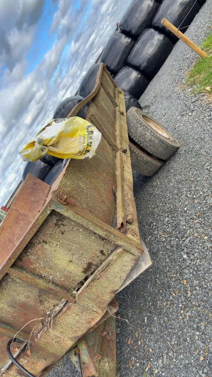 Tipping trailer - Image 3