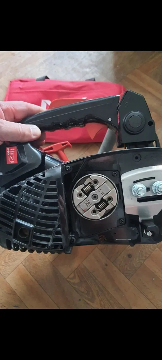 I am selling a chainsaw for trimming branches and - Image 4
