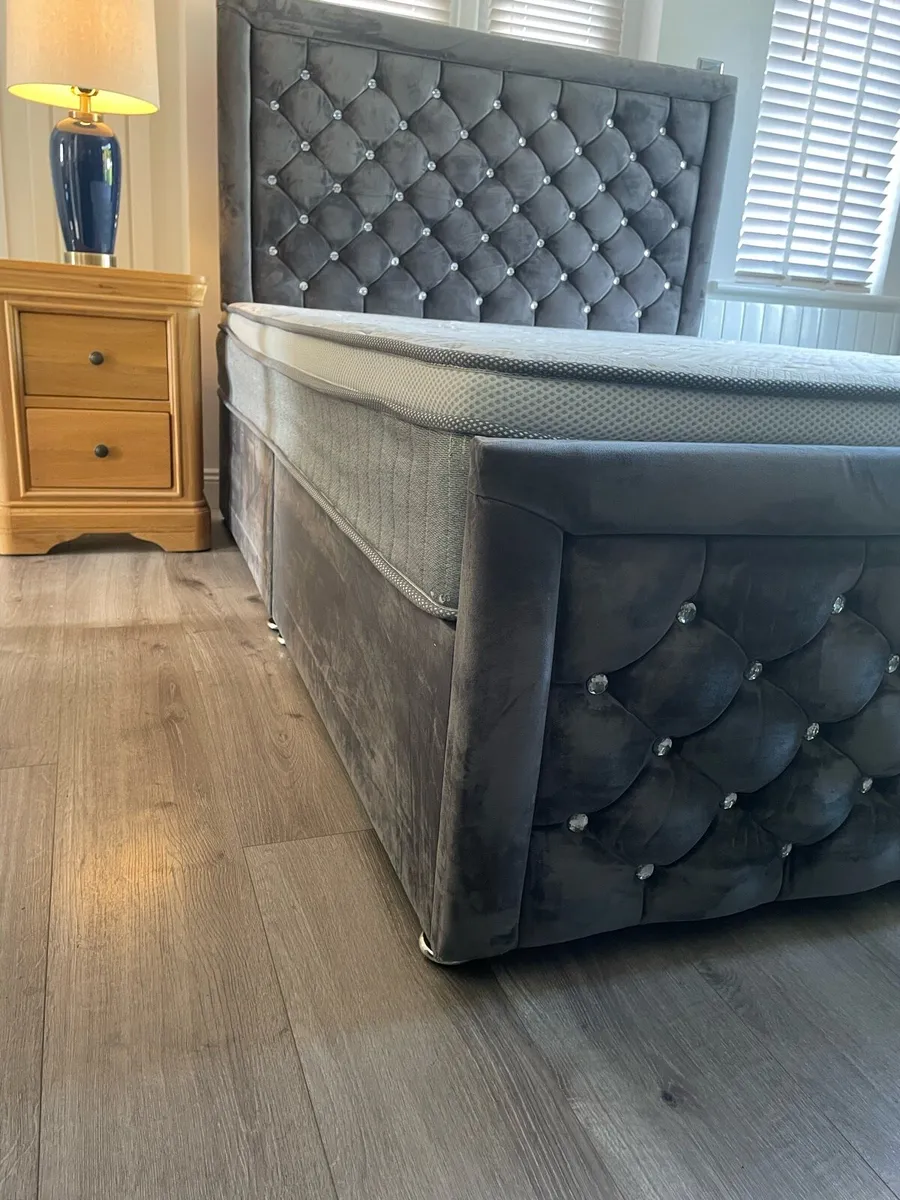 Fantastic King Size Bed and Mattress 5ft - Image 3