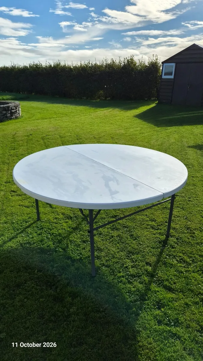FOLD-UP TABLE  5ft diameter - Image 4