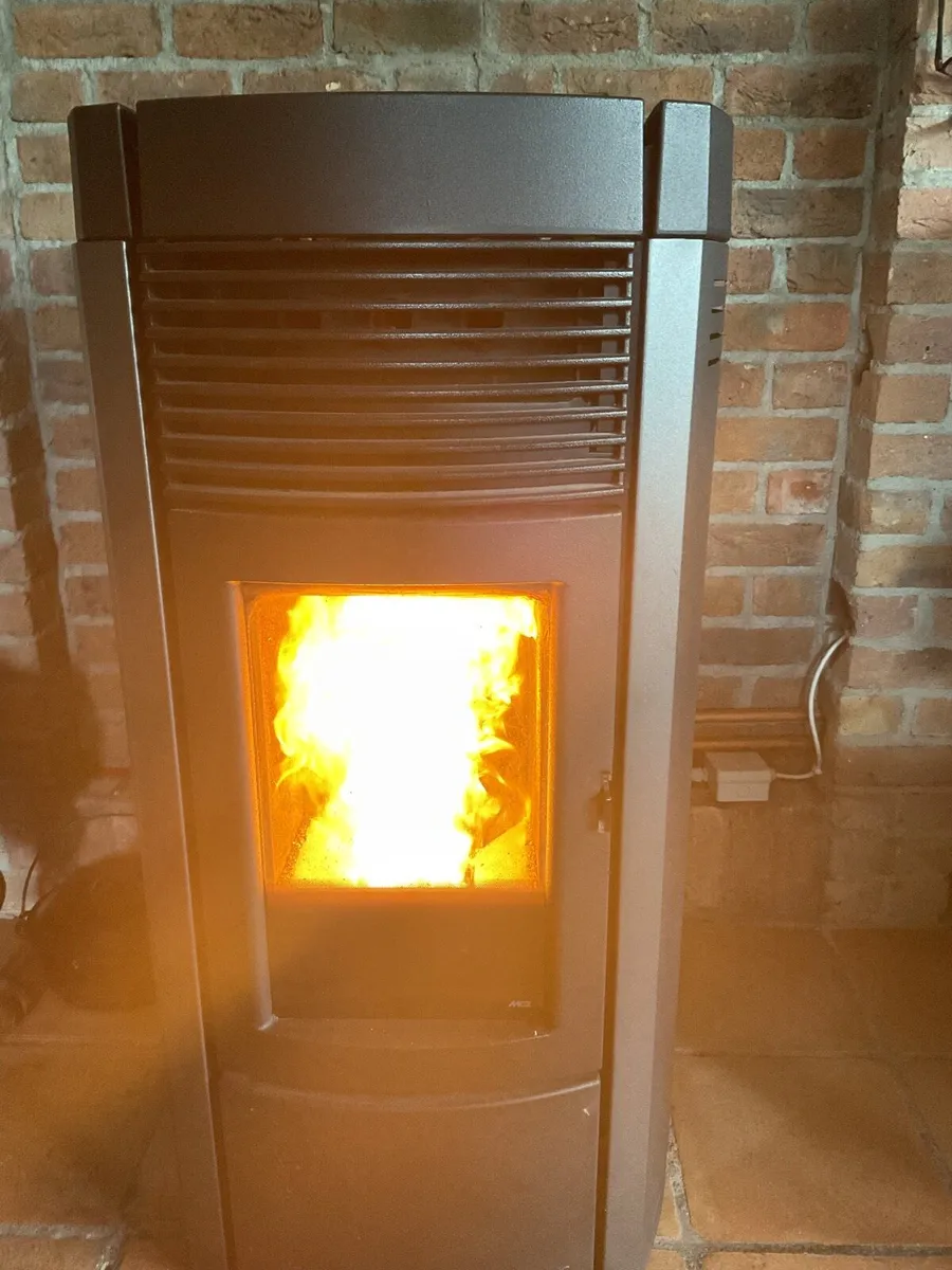 MCZ MUSA HYDROMATIC 24k pellet back boiler stove