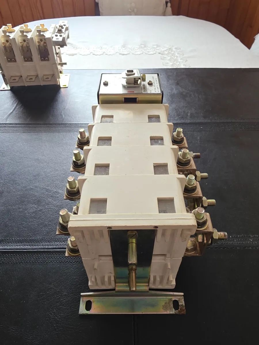NEW BOXED C&S SWITCHGEAR - Image 3