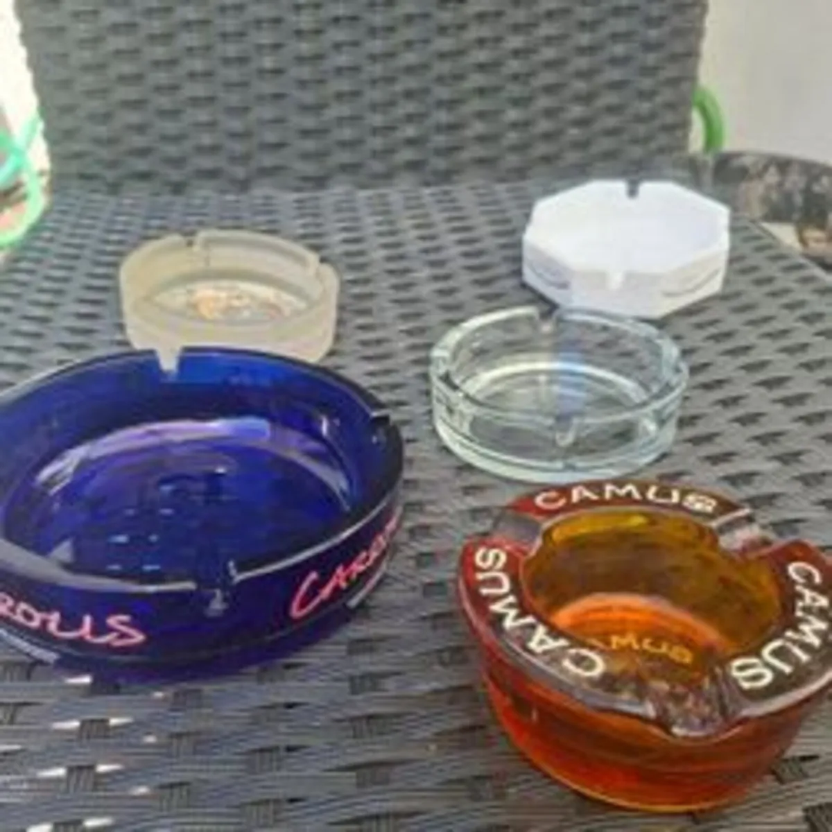 5 Vintage Pub Astray's