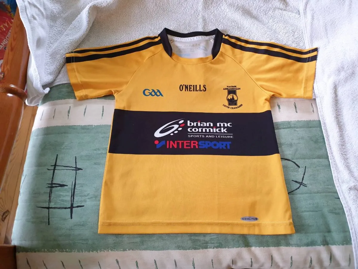 St Eunans Gaelic Football Home Jersey 2016 to 2017 - Image 1