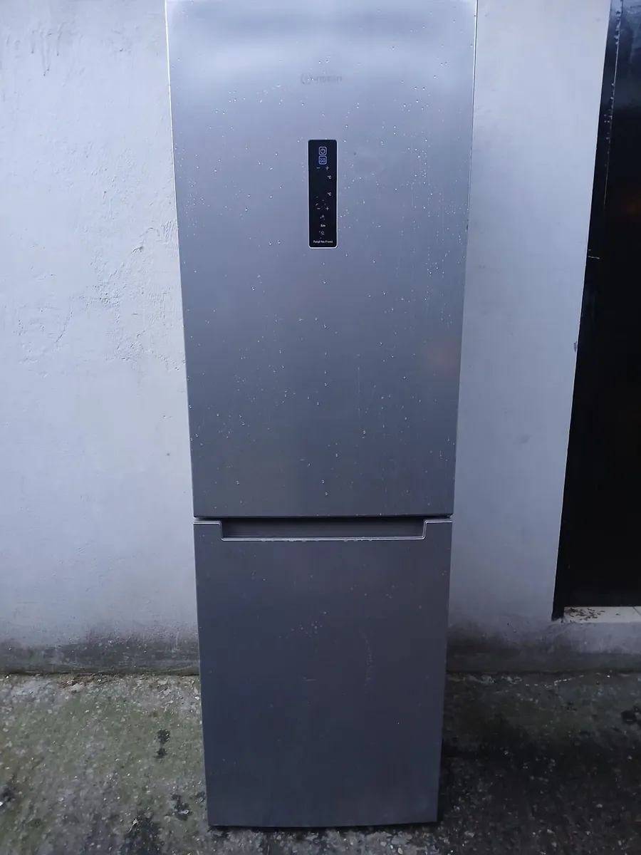 EX DISPLAY BRAND NEW FRIDGE FREEZER - Image 1