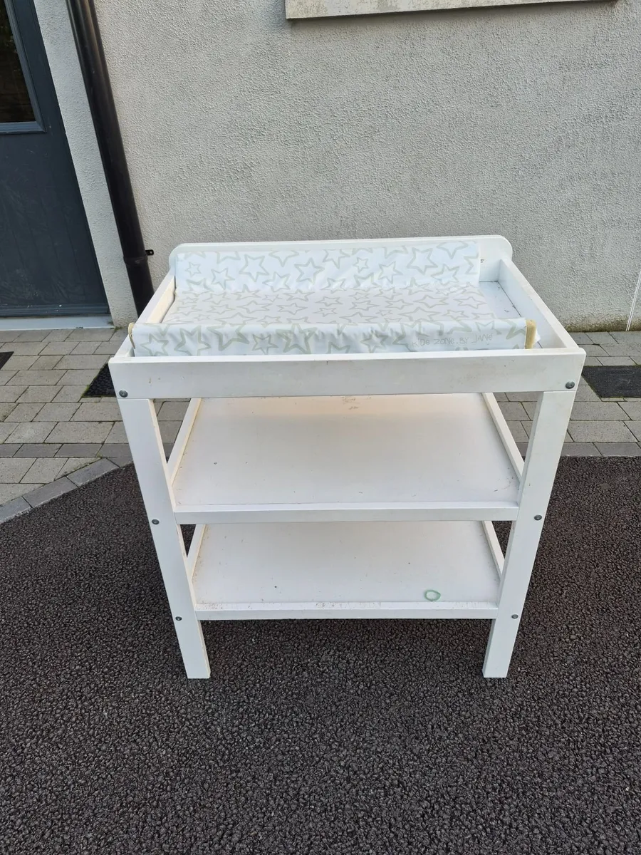 Baby changing unit (for free)