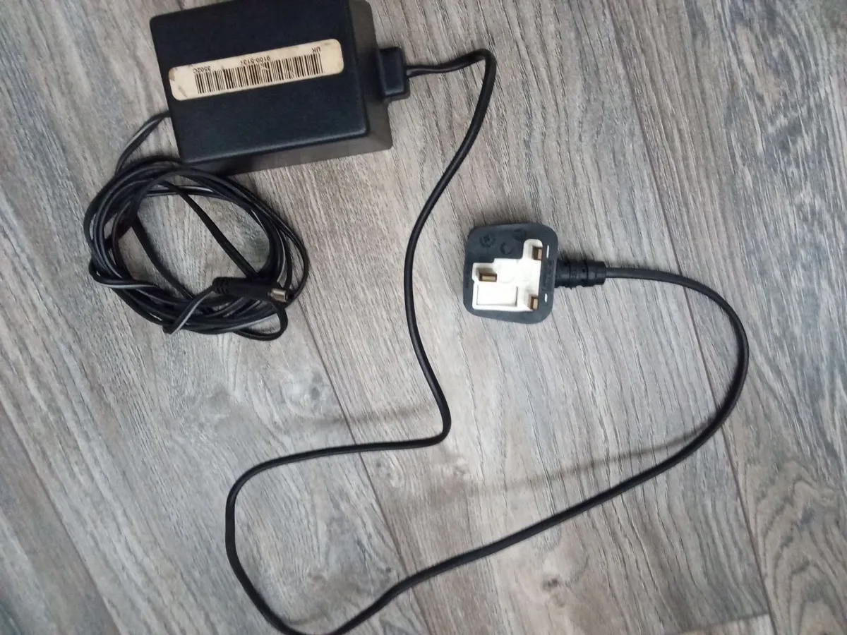 30 Volt Adaptor. - Image 1