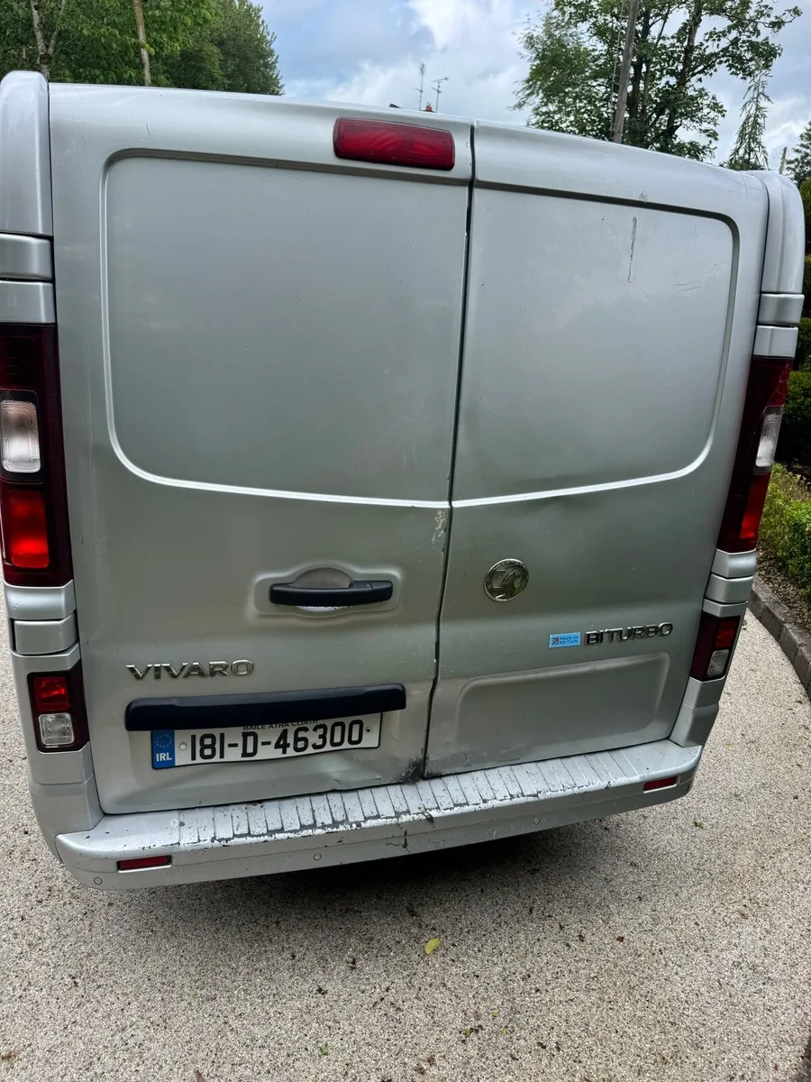 Crew cab van - Image 4