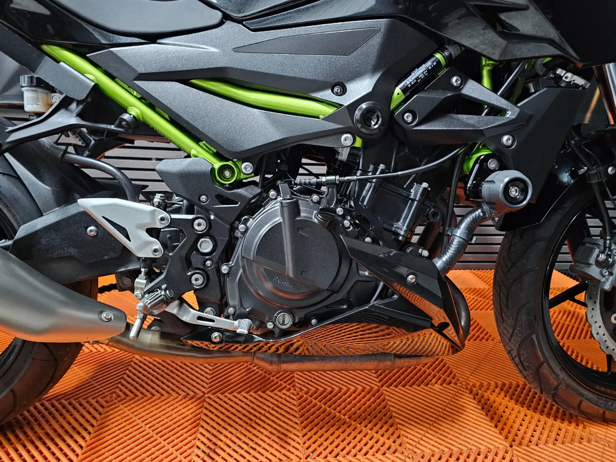 Kawasaki Z400 - Image 4