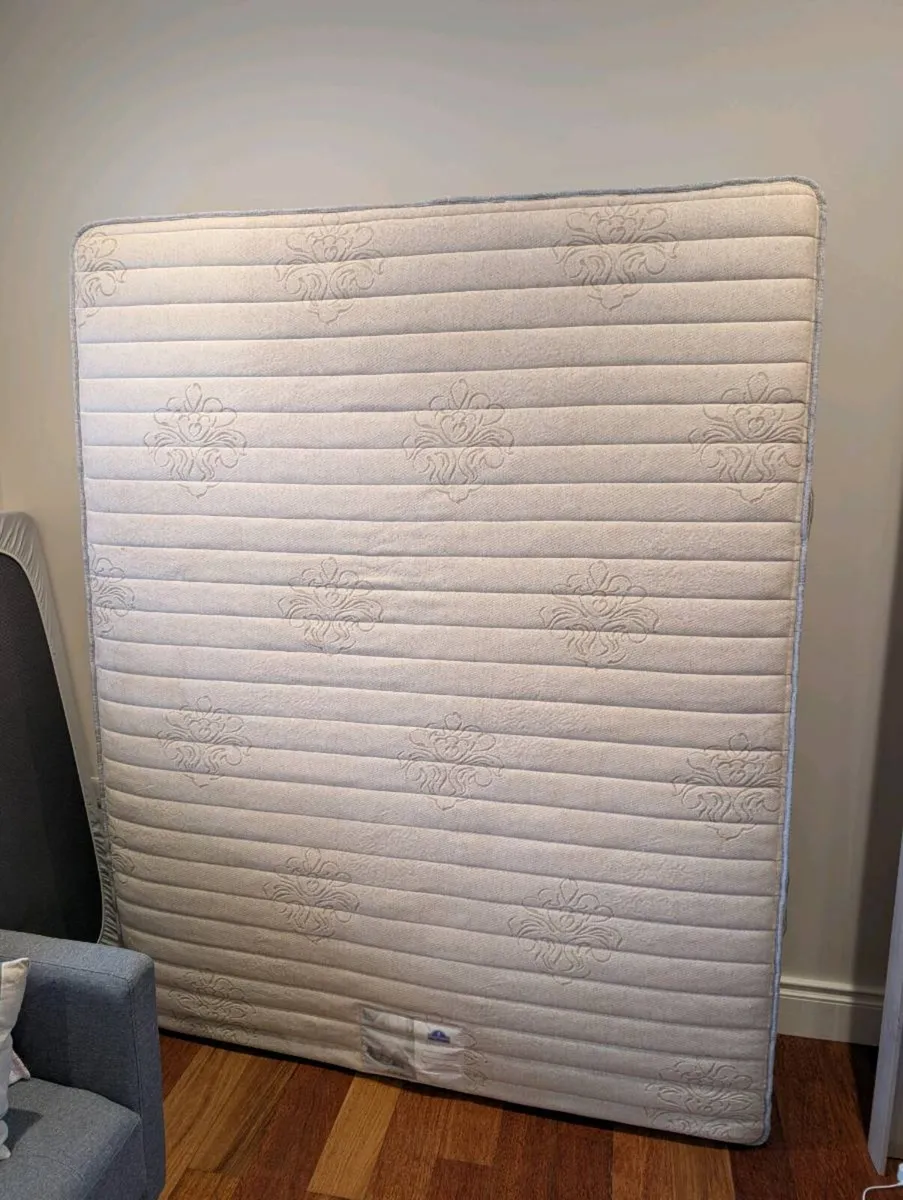 King size mattress - Image 1