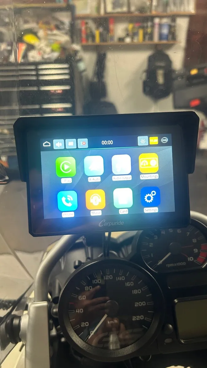 Carpuride , navigating and apple/android car play - Image 1