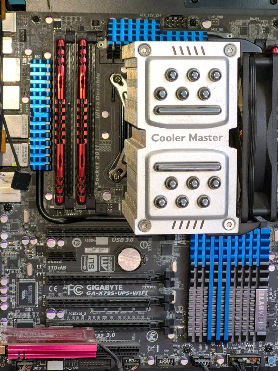 Intel i7 Extreme Edition X79 Bundle - Gigabyte X79 - Image 2