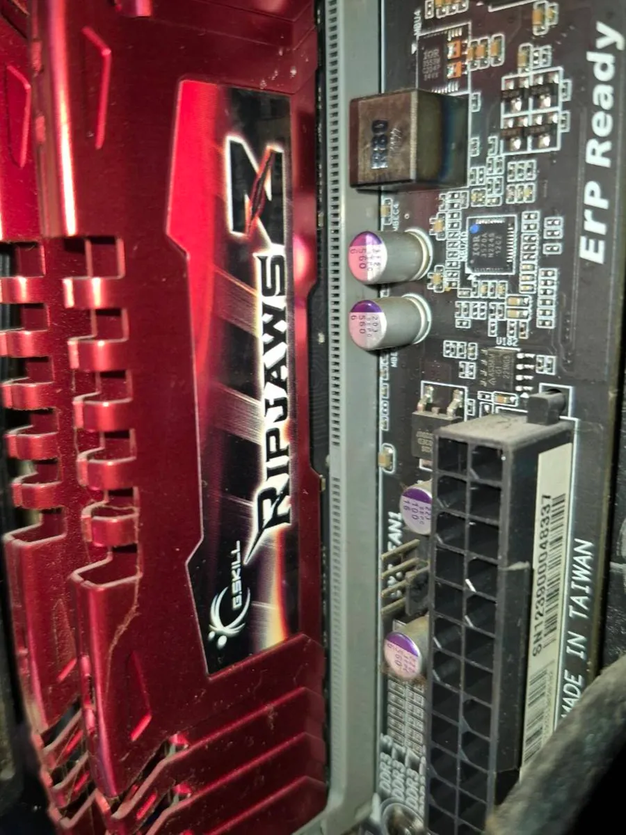 Intel i7 Extreme Edition X79 Bundle - Gigabyte X79 - Image 4