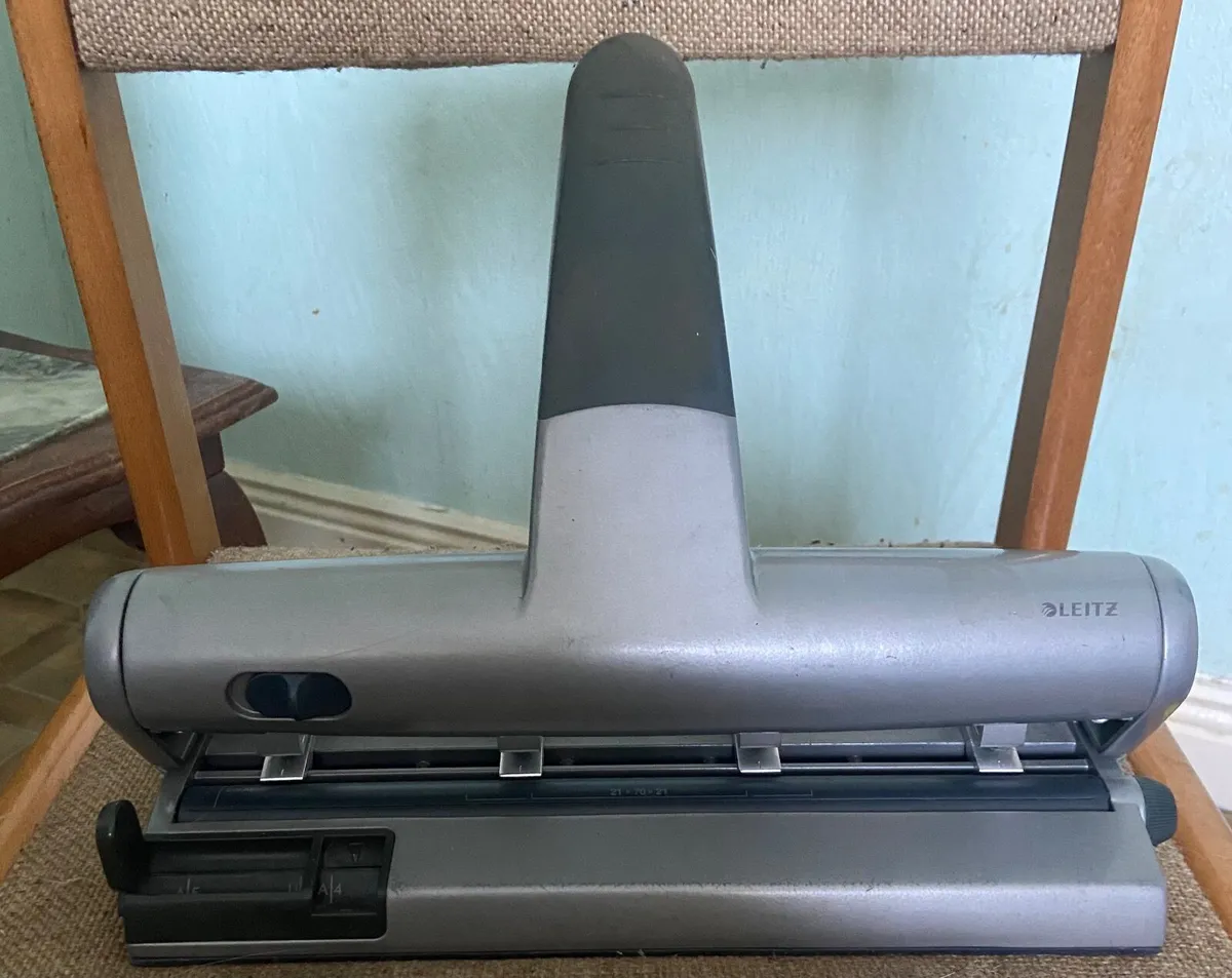 4 Hole Paper Punch - Image 2