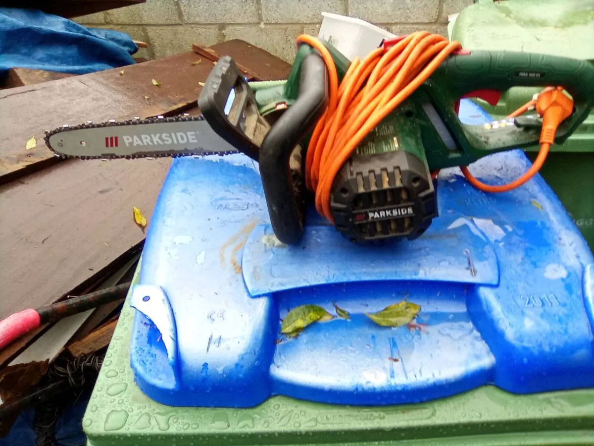 Electric. Chainsaw - Image 1