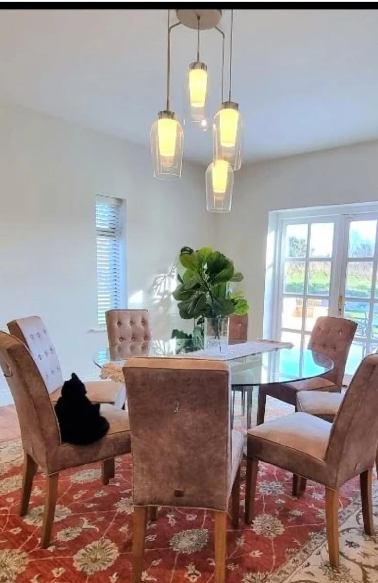 Glass dining table - Image 2