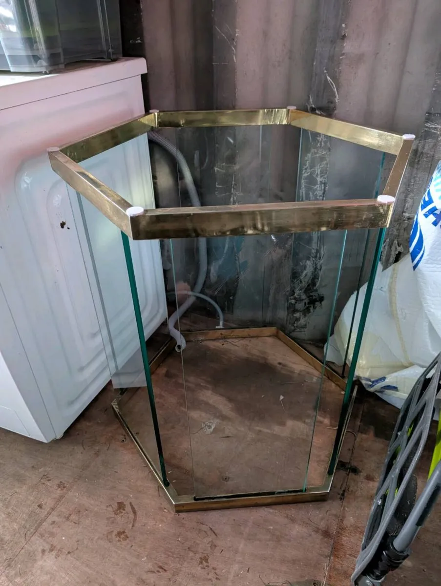 Glass dining table - Image 3