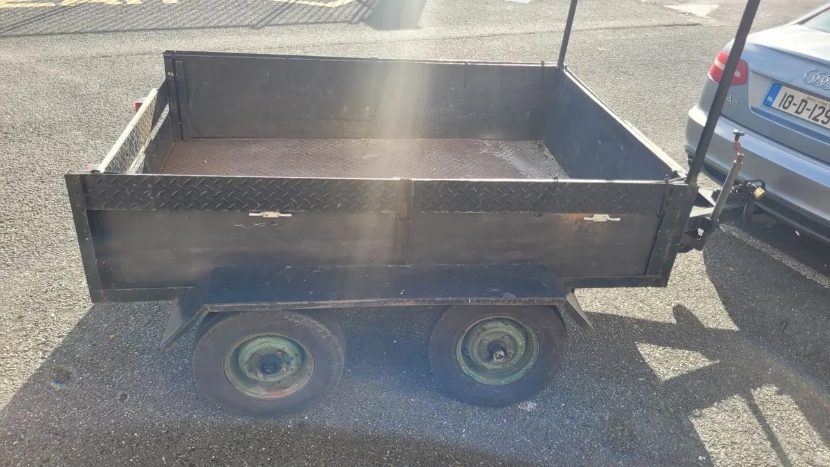 Trailer - Image 1