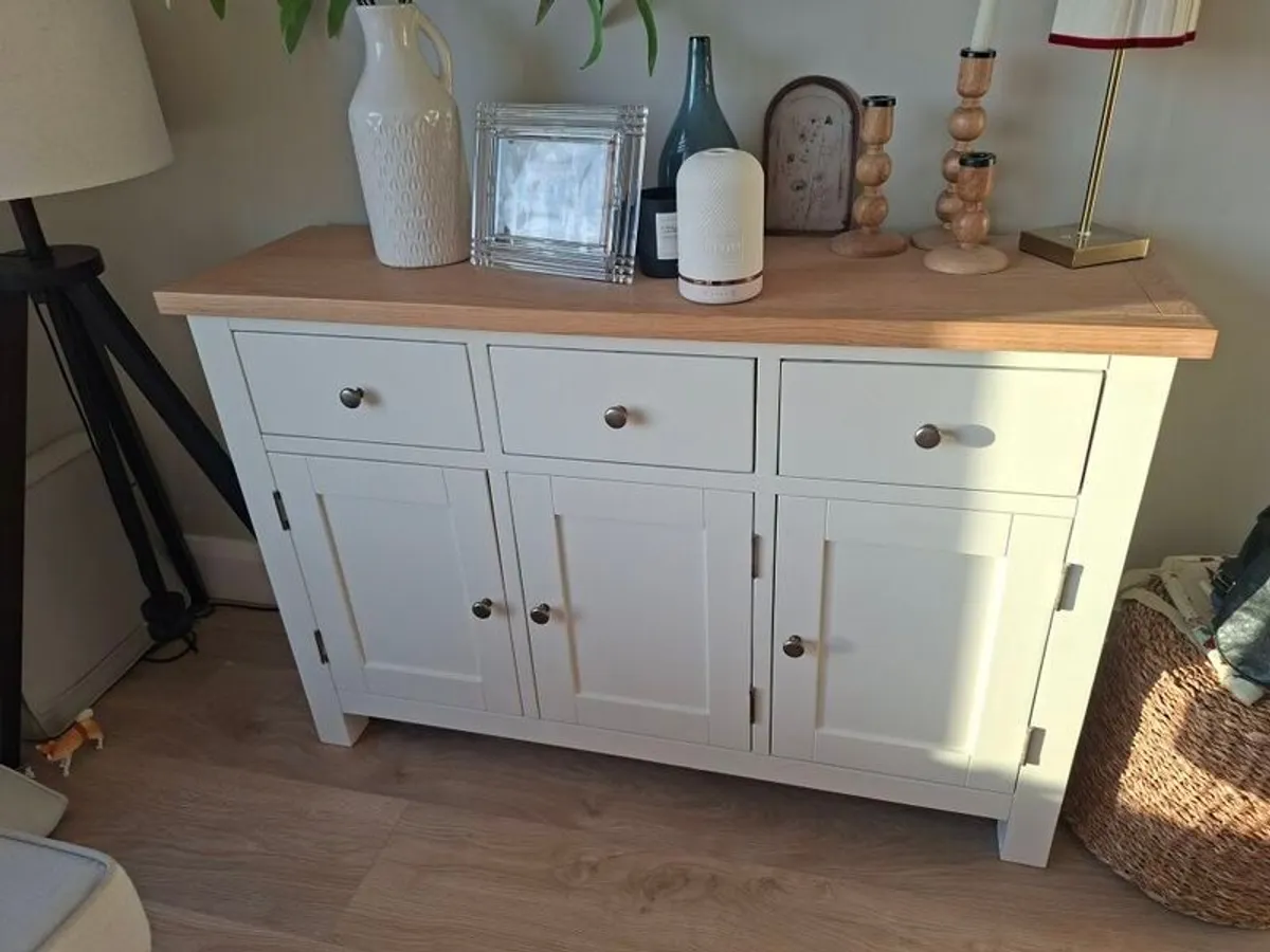 Meubles 3 door sideboard 6 months old - Image 1