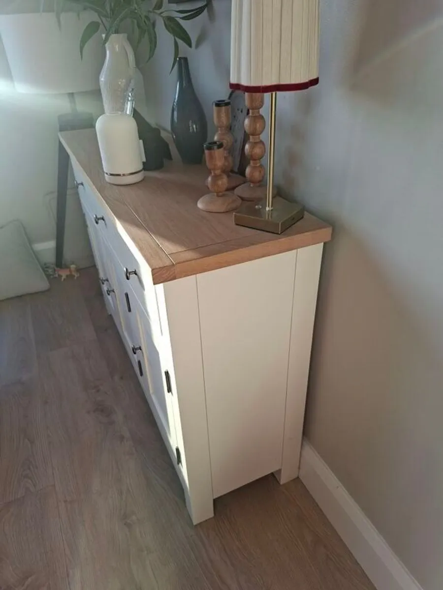 Meubles 3 door sideboard 6 months old - Image 2
