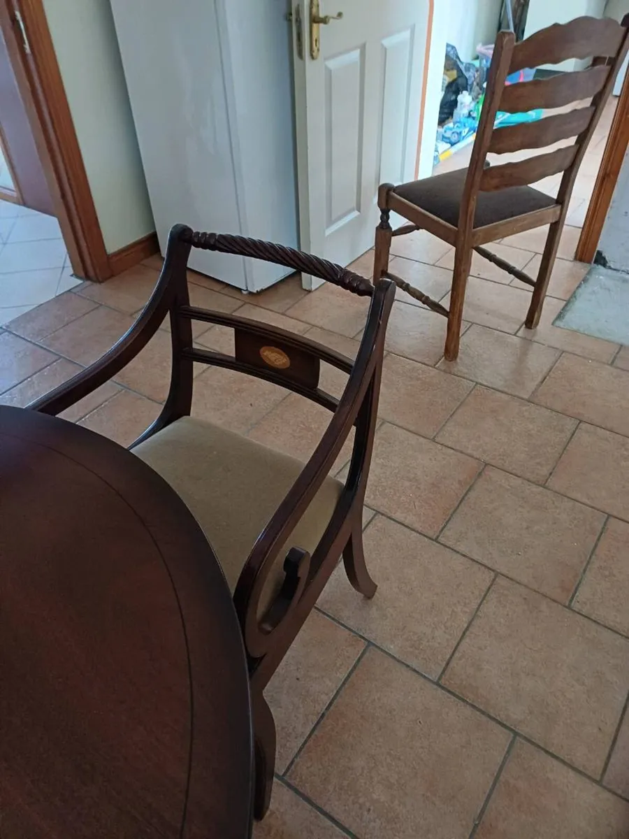Kitchen table and 6 chairs - Image 3