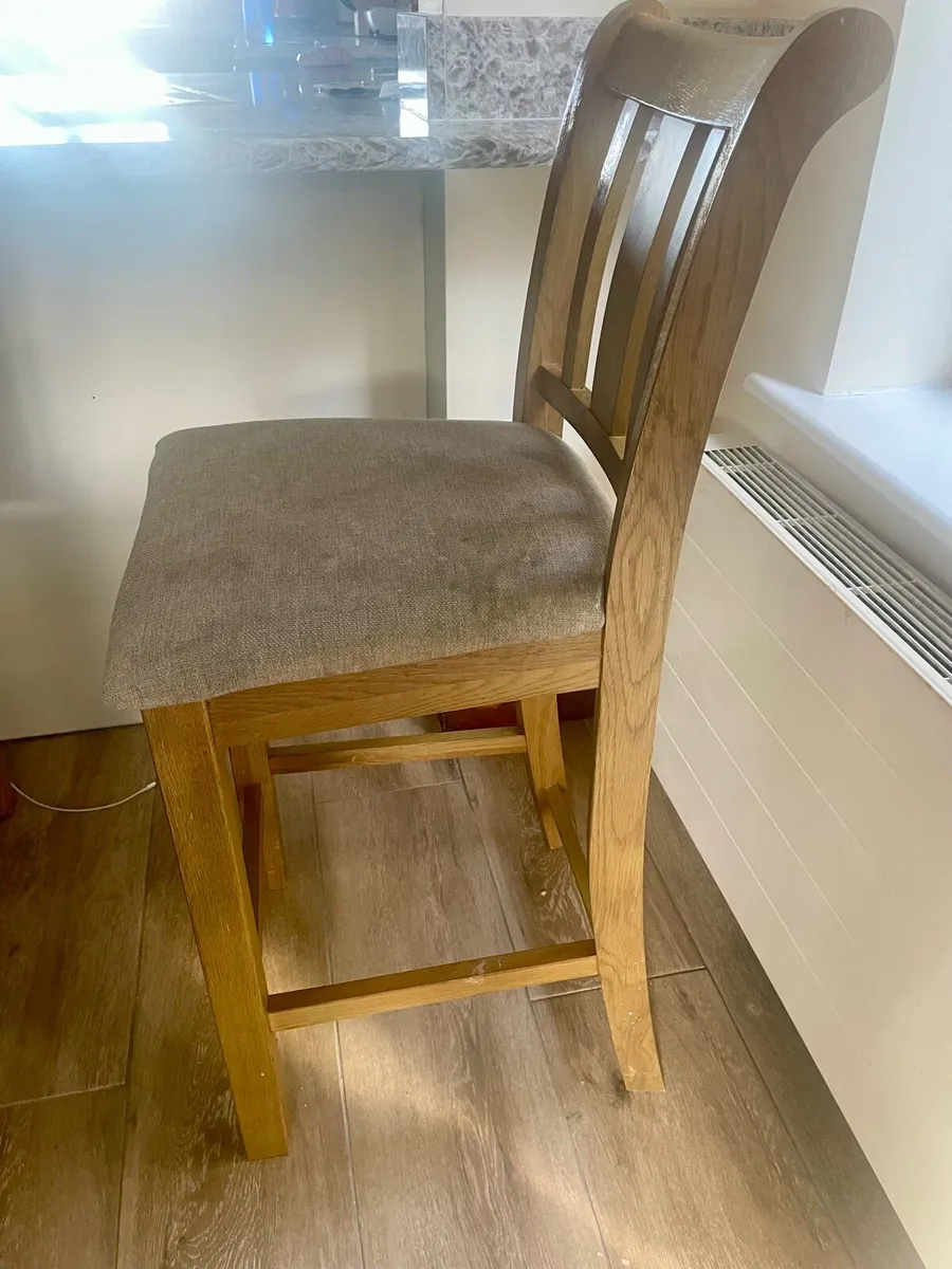 Free Breakfast bar stool - Image 2
