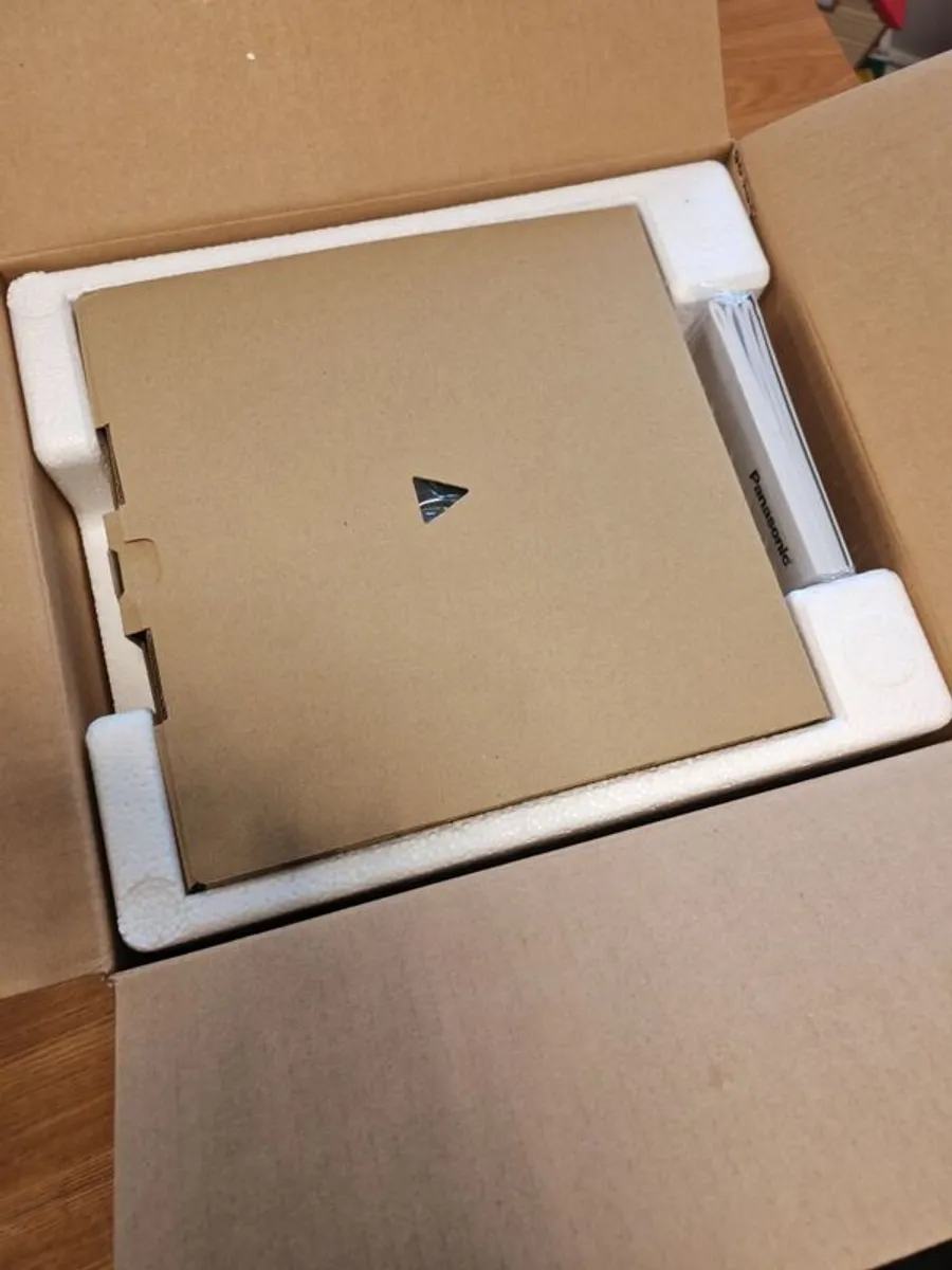 Panasonic Ag CX10 4K Camera - Mint Condition - Image 4
