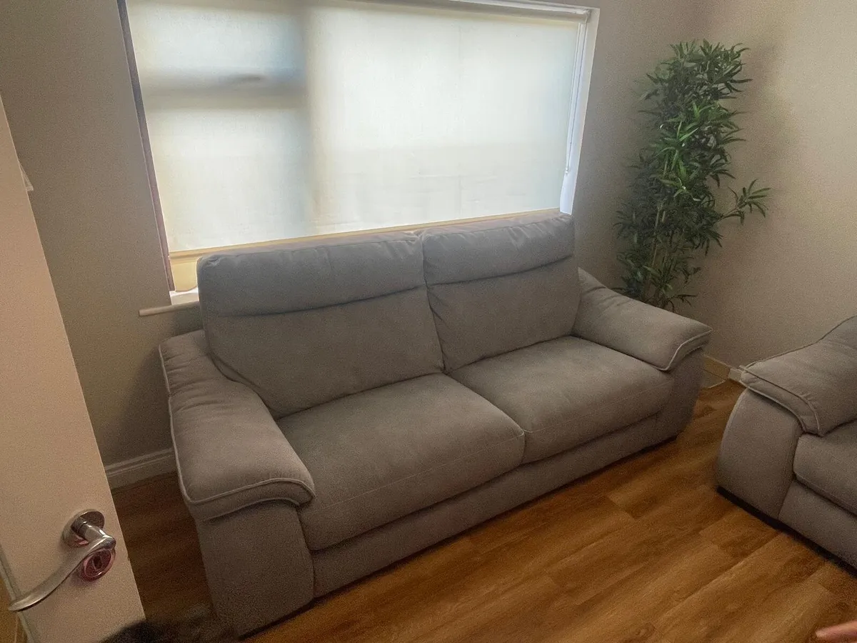 Treble and double couch - Image 2