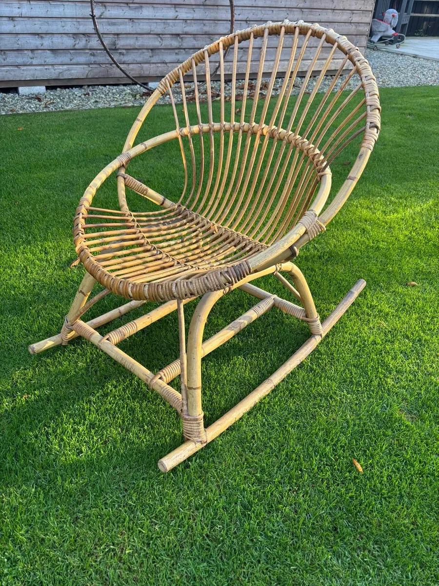 Vintage petit bamboo and rattan rocking chair - Image 1