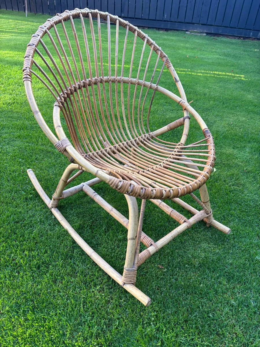 Vintage petit bamboo and rattan rocking chair - Image 3