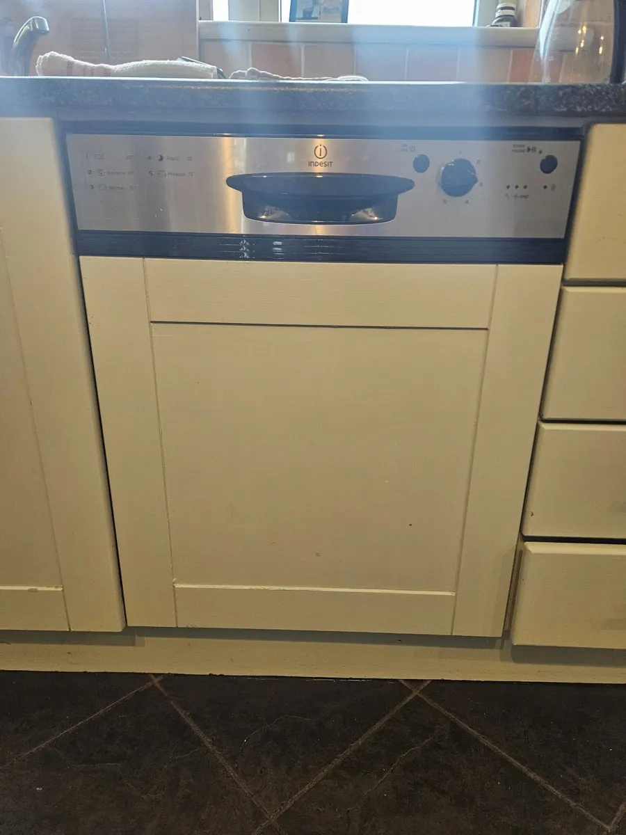 Dishwasher - Image 1