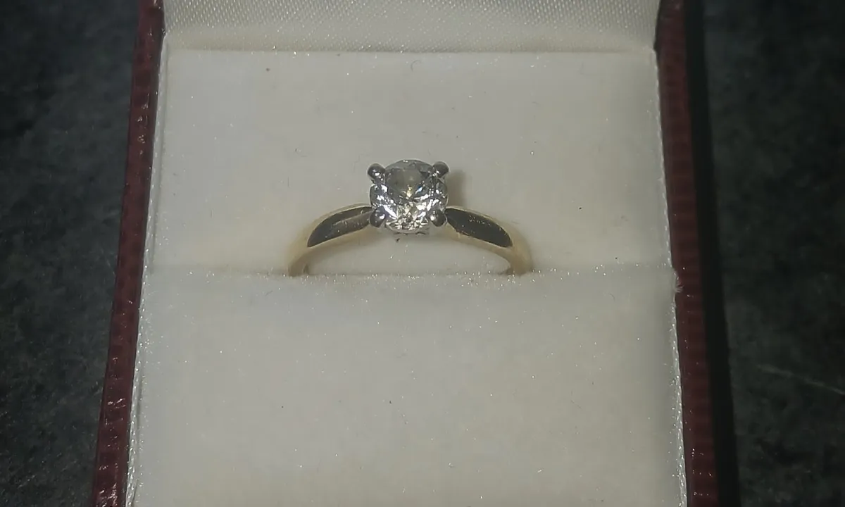 Natural Diamond Engagement ring - Image 3