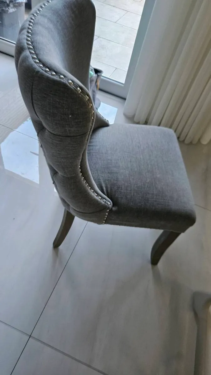 dinnjng room chairs - Image 4