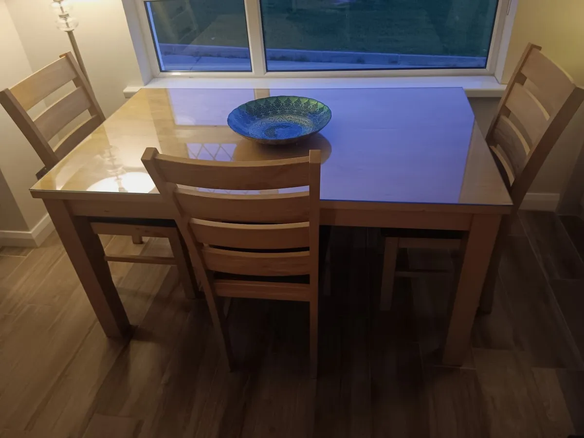 Oak dining table and chairs - Image 2