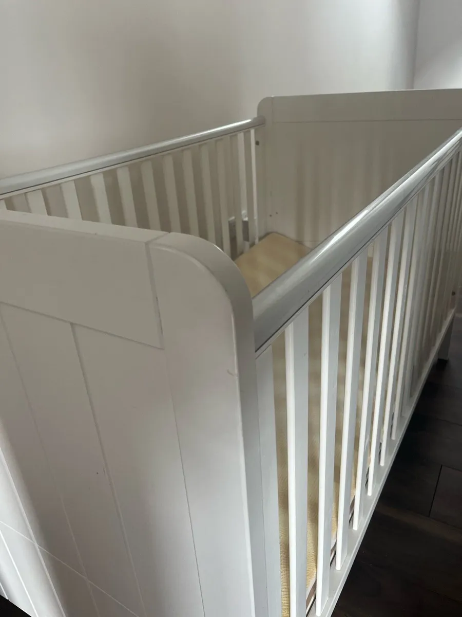 Cot bed with mattress - Image 1