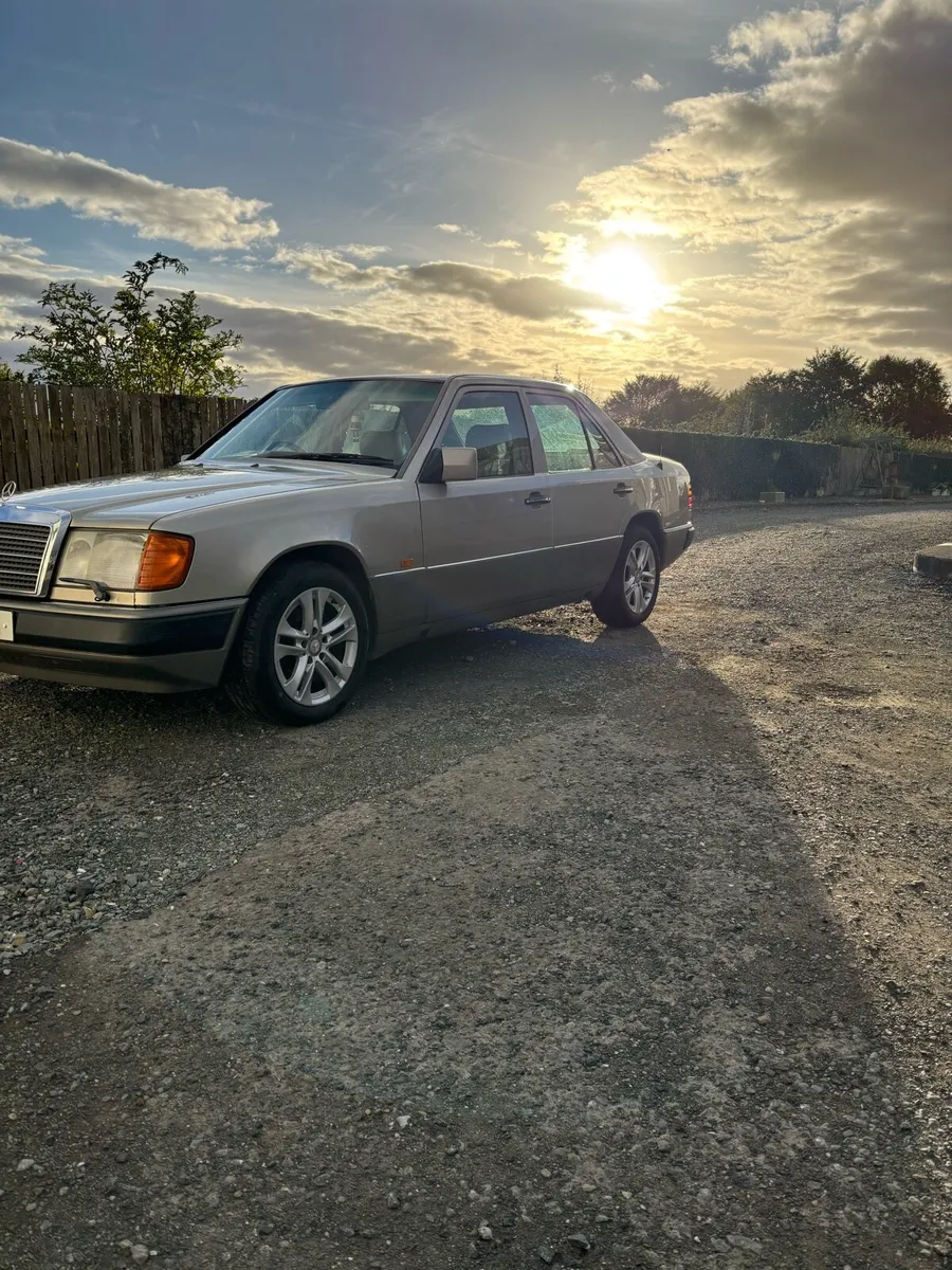 Mercedes 200E 1991 - Image 1