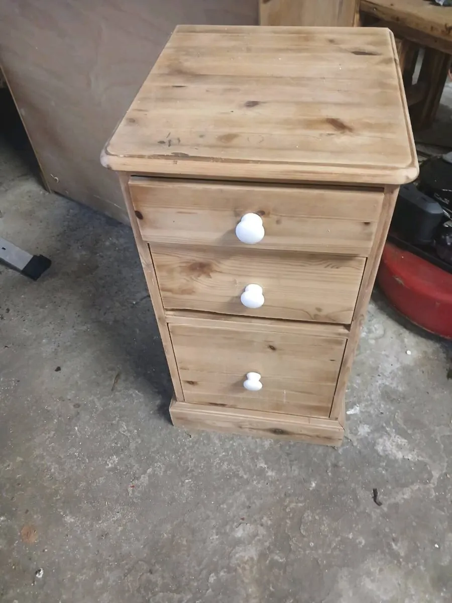Solid pine 3 drawer chest - Image 2