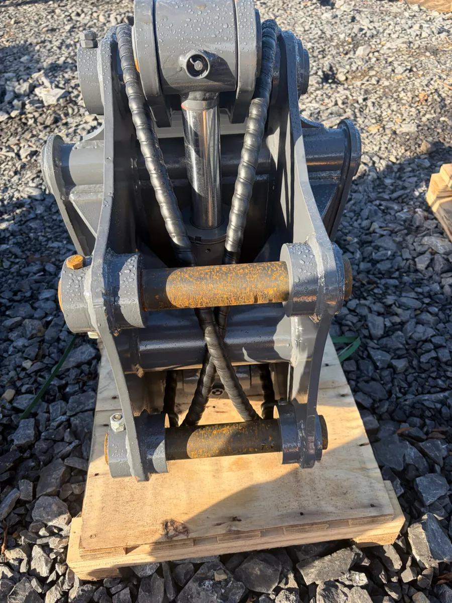 Unused Hydraulic grab suit 4-9t digger - Image 3