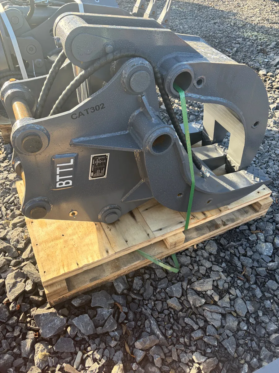 Unused Hydraulic grab suit 4-9t digger - Image 1