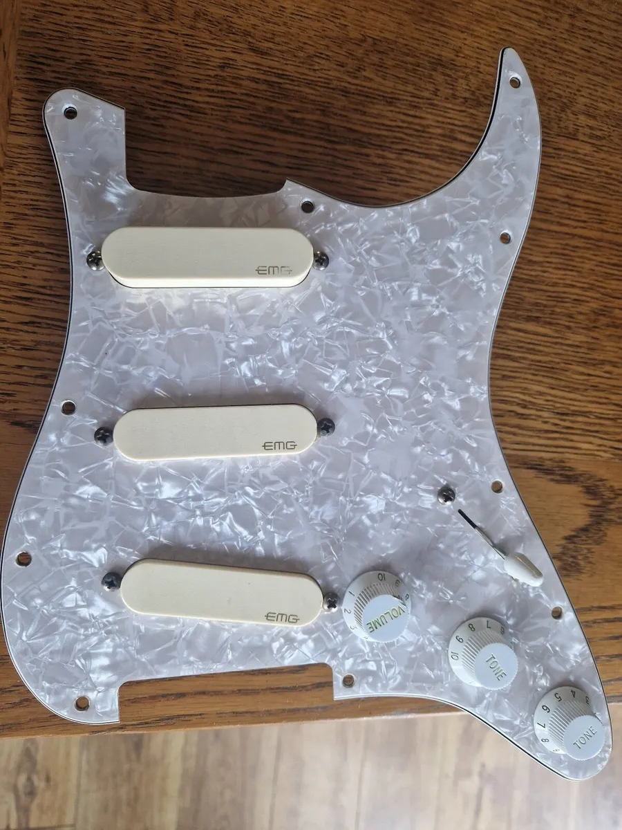 EMG DG20 David Gilmour Strat Scratchplate - Image 1
