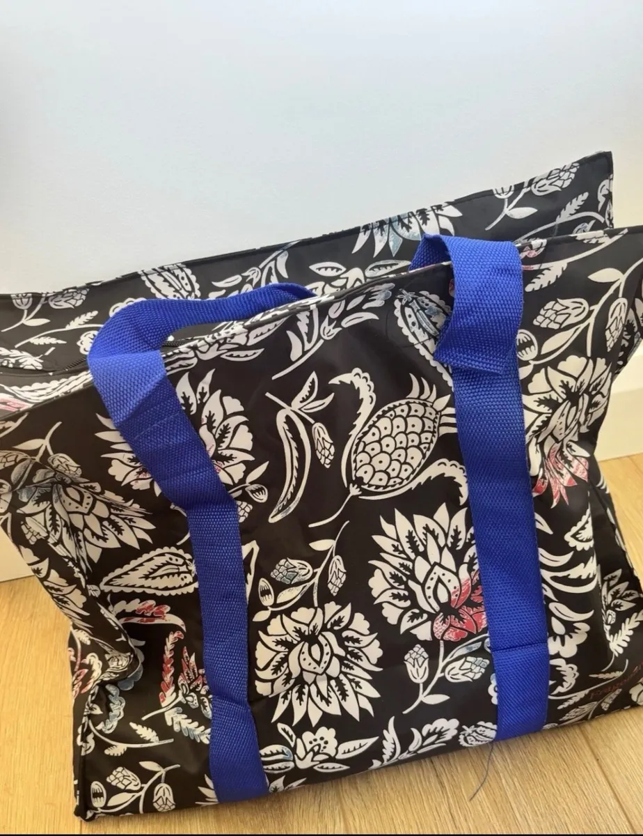 Large Fragonard shopping bag, matching umbrella - Image 1