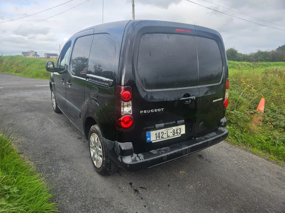 MAKE A GREAT WORKVAN 3 SEATS 2014 ovno - Image 4