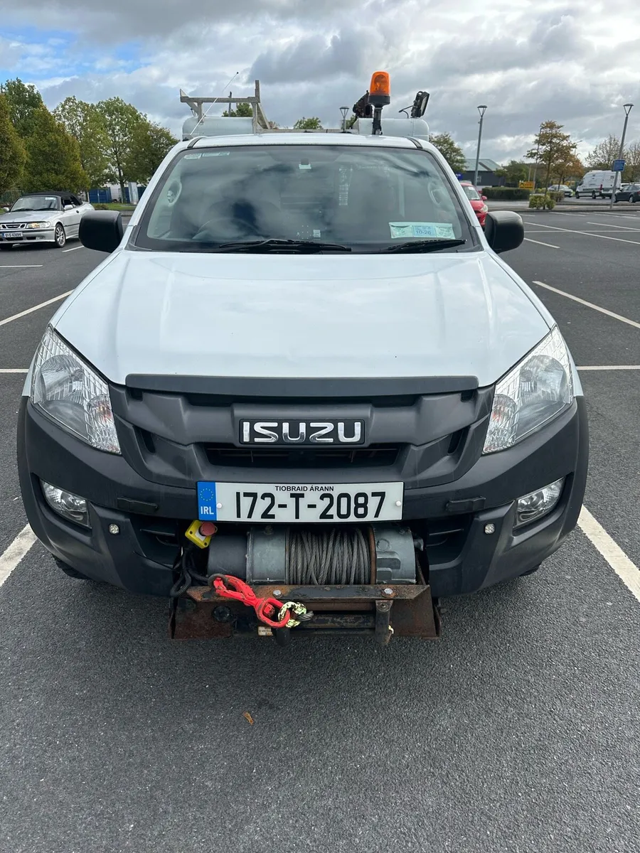 Isuzu D-Max 2.5 Diesel 4x4 Pick Up with Hi-ab - Image 2