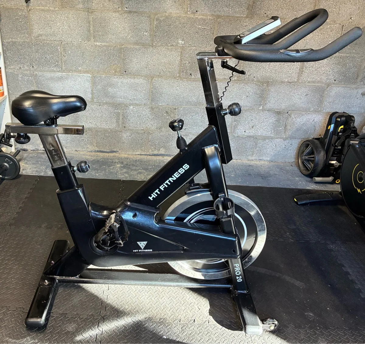 HIT Fitness G8 Pro 20 indoor spin bike - Image 1