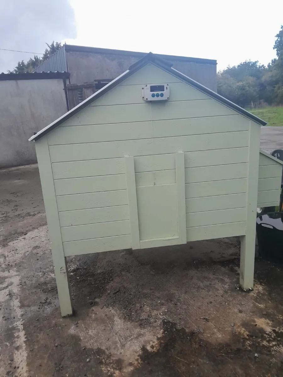 Chicken Coop and accessories - Image 1