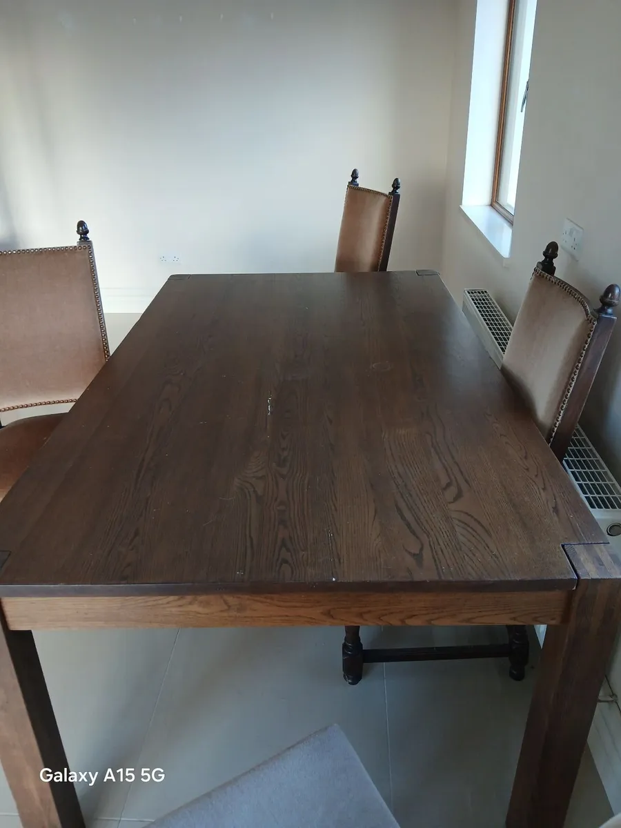 Table and chairs - Image 2
