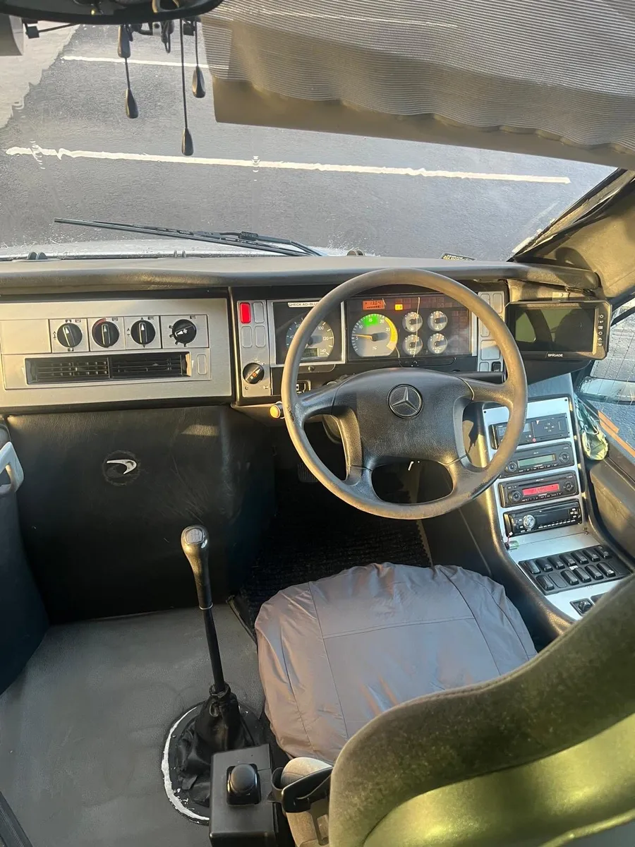 Mercedes Unvi - Image 4