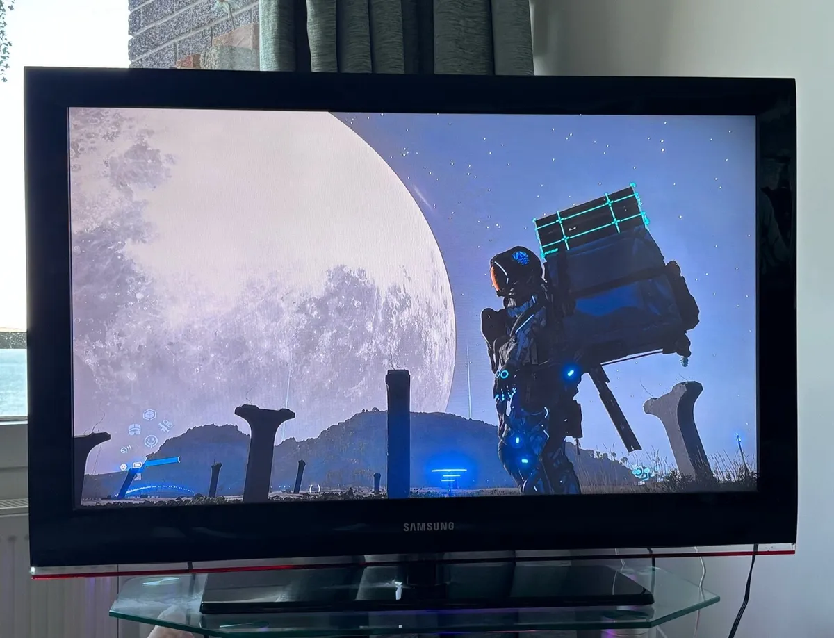 Samsung 40" LCD TV (Model LE40B530) - Image 1