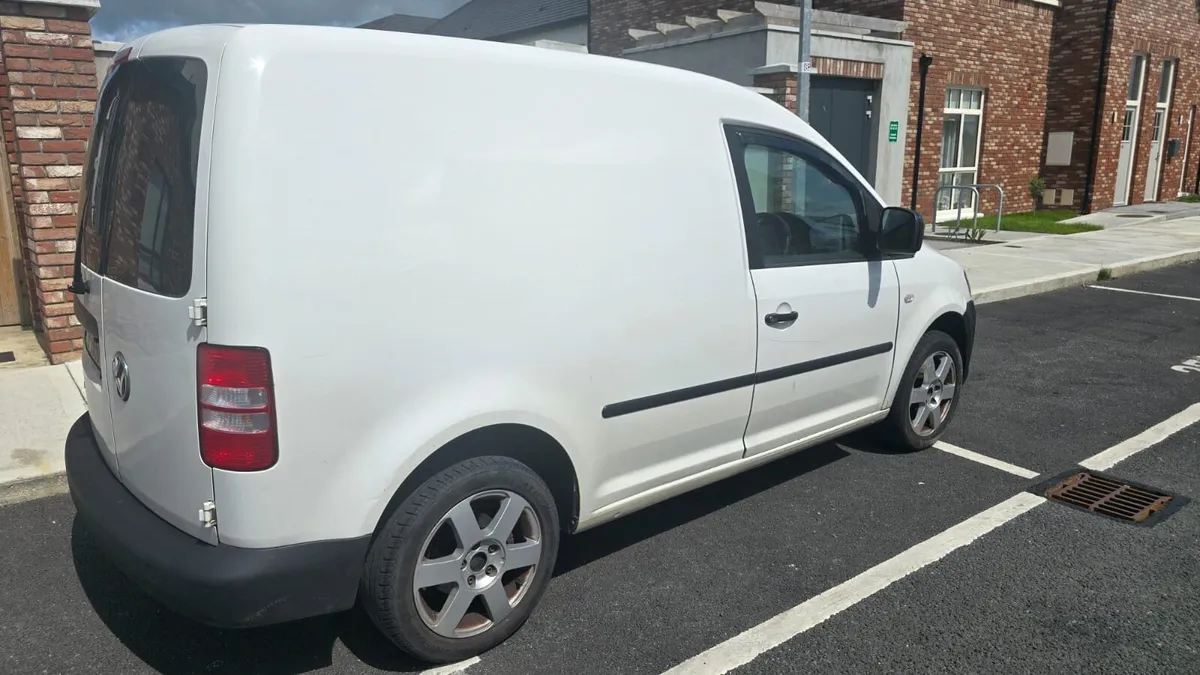 Vw Caddy - Image 2